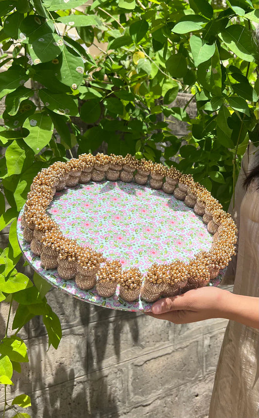 Dangler Platter, Raised Aasan