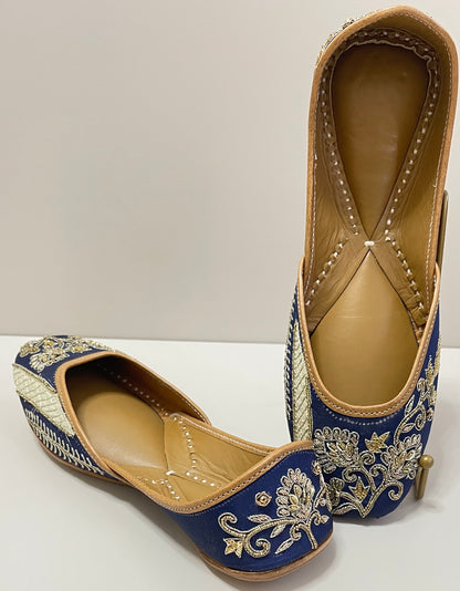 Midnight Gold Embroidered Jutti