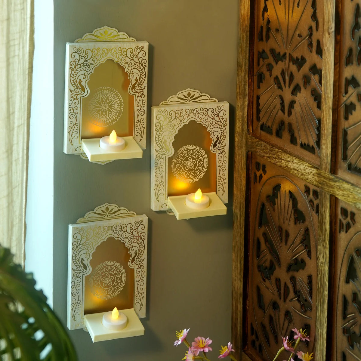 Deep Mandapam, Shwet – Royal Jharokha Wall Decor Boxes - Set of 12