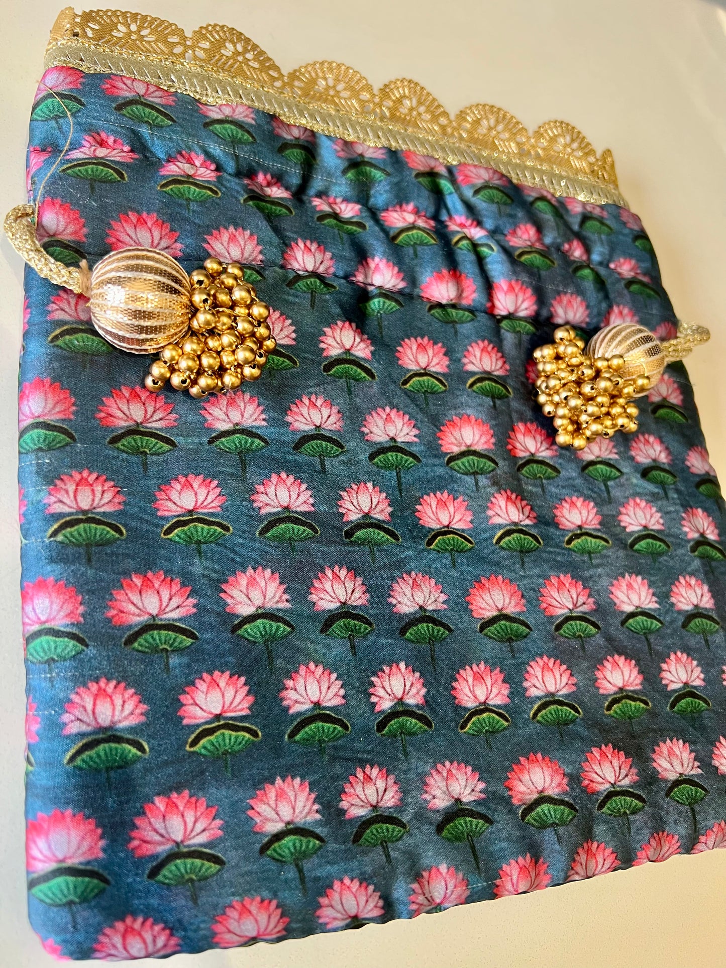 Pointed Edge Potli